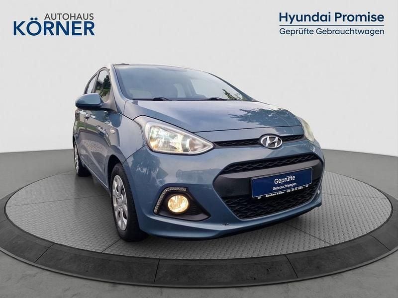 Blau Gebraucht 2015 Hyundai i10 Trend Kleinwagen | 9.400 € (Fairer Preis) - Bild 1/4