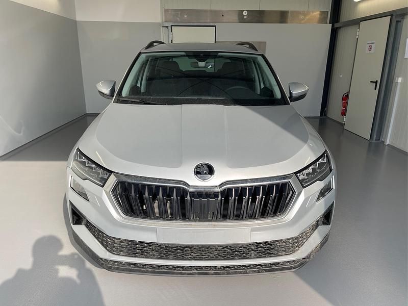 Neu Skoda Karoq Selection 150 PS (110 kW) 2026 [8e8e] brillantsilber metallic [8e8e] brillantsilber metallic SUV