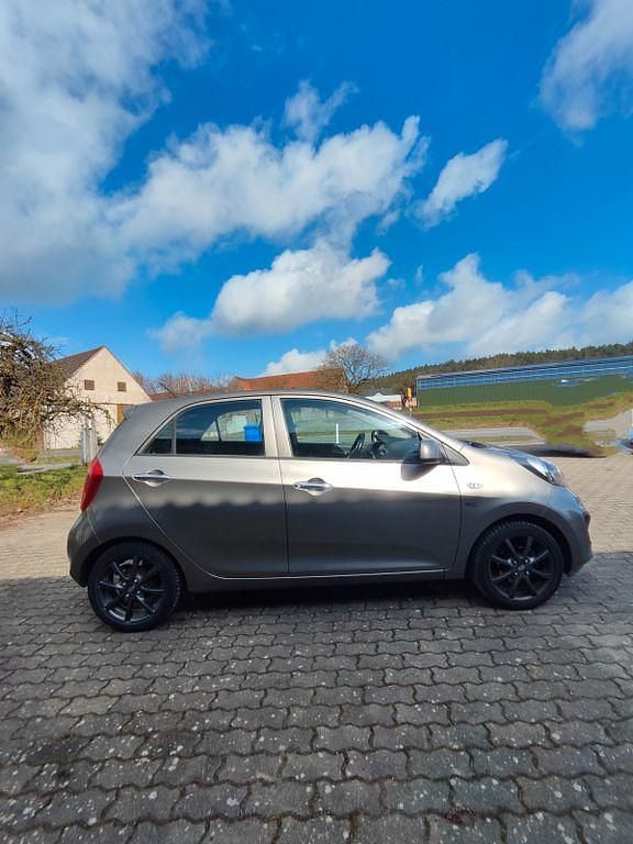 Gebraucht Kia Picanto Edition 7 69 PS (50 kW) 2013 Grau Kleinwagen