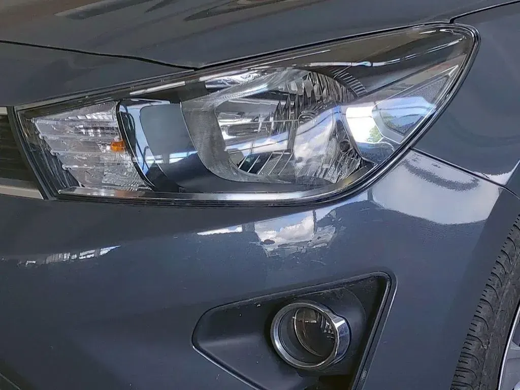 Używany Kia Rio Vision 101 KM (74 kW) 2023 Szary Sedan/Limuzyna