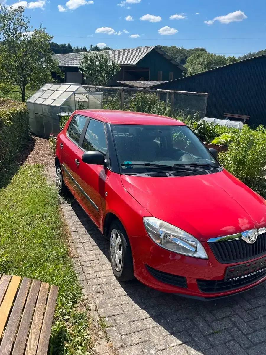 Gebraucht Skoda Fabia 60 PS (44 kW) 2010 Rot Kleinwagen