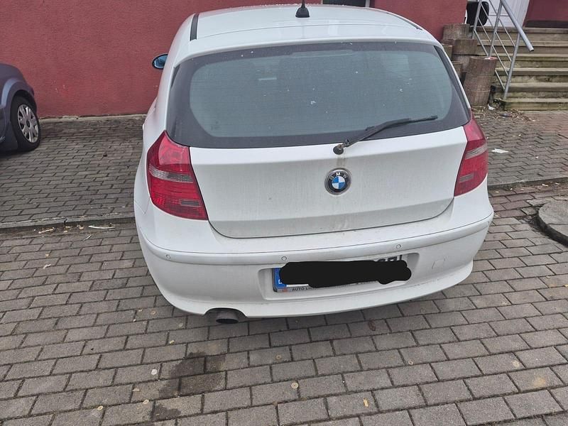 Gebraucht BMW 116 122 PS (89 kW) 2007 Weiß Kleinwagen