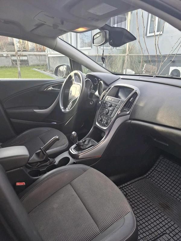 Gebraucht Opel Astra Active 140 PS (102 kW) 2013 Schwarz Limousine