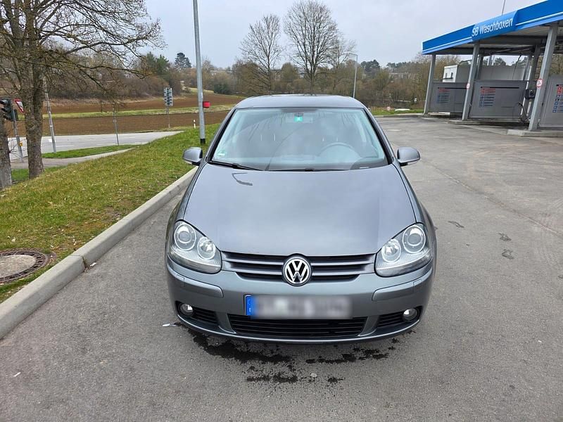 Grau Gebraucht 2006 VW Golf V Limousine | 1.650 € (Fairer Preis) - Bild 1/4