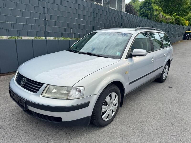 Silber Gebraucht 1999 VW Passat Comfortline Kombi | 490 € (Guter Preis) - Bild 1/4