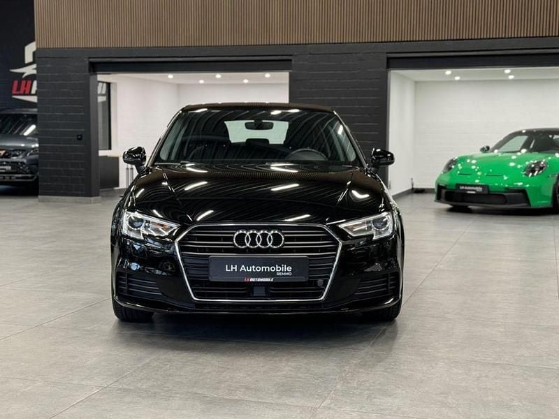 Schwarz Gebraucht 2019 Audi A3 Comfort Limousine | 17.490 € (Guter Preis) - Bild 1/4