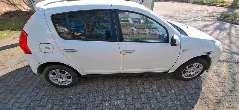 Gebraucht Dacia Sandero 87 PS (63 kW) 2008 Weiß Kleinwagen