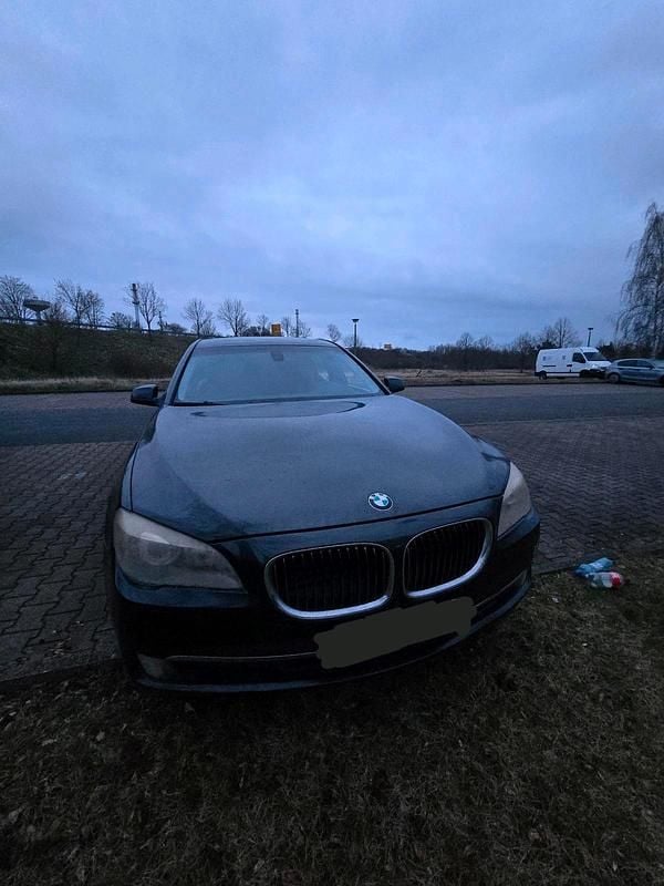 Gebraucht BMW 750 410 PS (301 kW) 2010 Schwarz Limousine