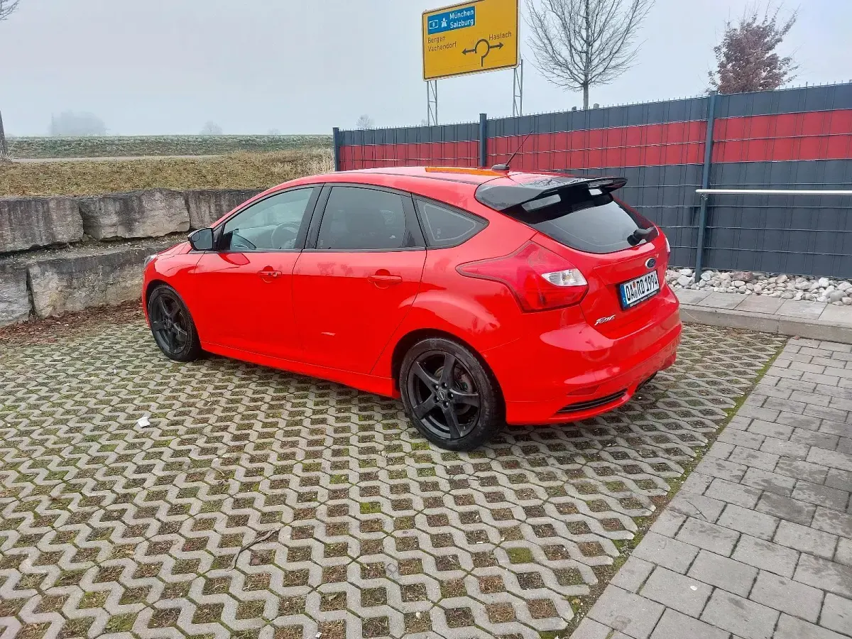 Gebraucht Ford Focus ST 250 PS (183 kW) 2014 Kleinwagen