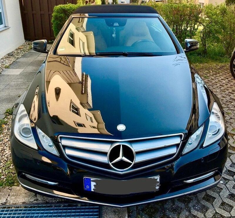 Schwarz Gebraucht 2010 Mercedes E200 Cabrio | 12.900 € - Bild 1/4