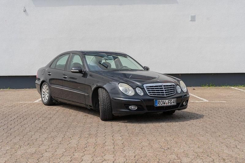 Schwarz Gebraucht 2007 Mercedes E350 Elegance Limousine | 3.800 € (Guter Preis) - Bild 1/4