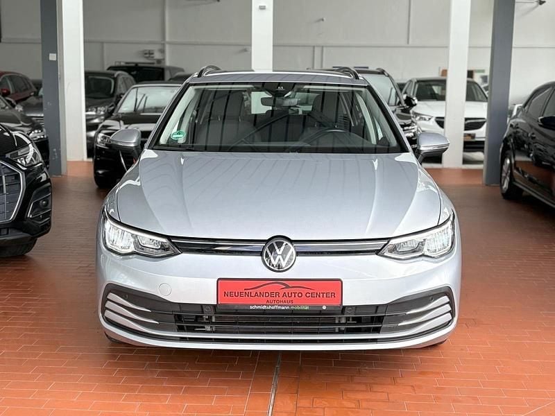 Silber Gebraucht 2022 VW Golf VIII Kombi | 18.500 € (Guter Preis) - Bild 1/4