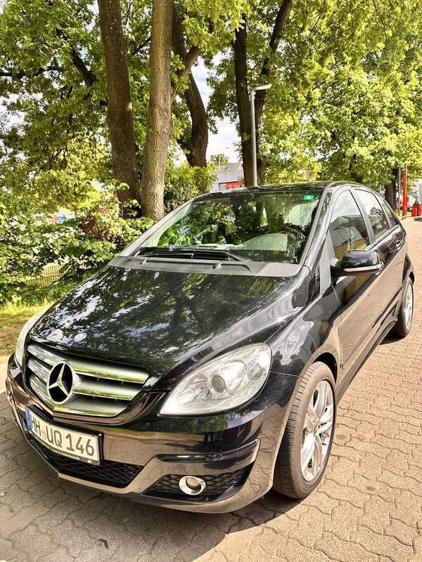 Schwarz Gebraucht 2010 Mercedes B180 Van / Kleinbus | 4.500 € (Etwas zu teuer) - Bild 1/4