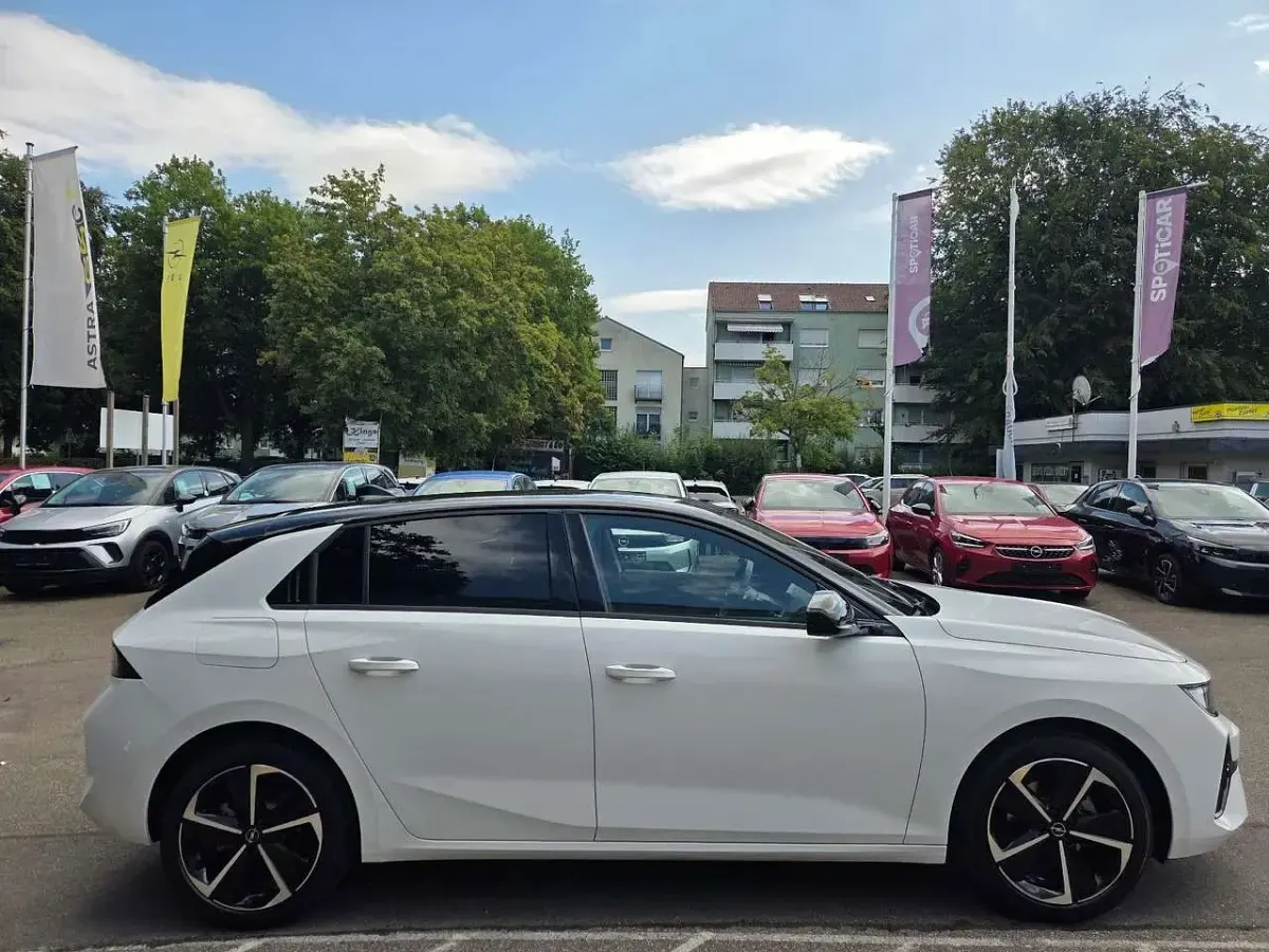 Gebraucht Opel Astra 131 PS (96 kW) 2025 Weiß Kleinwagen