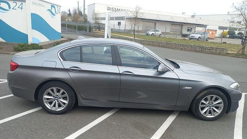Gebraucht BMW 520 184 PS (135 kW) 2011 Grau Limousine