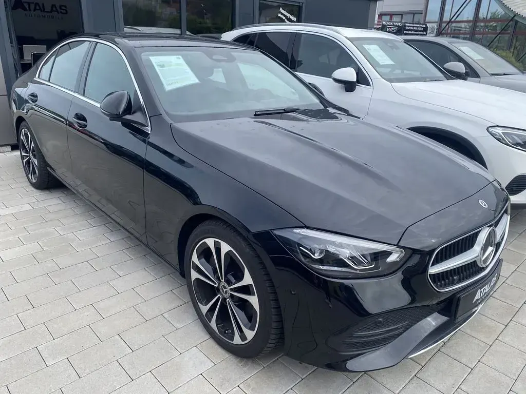 Gebraucht Mercedes C200 Avantgarde 163 PS (119 kW) 2022 Schwarz Limousine