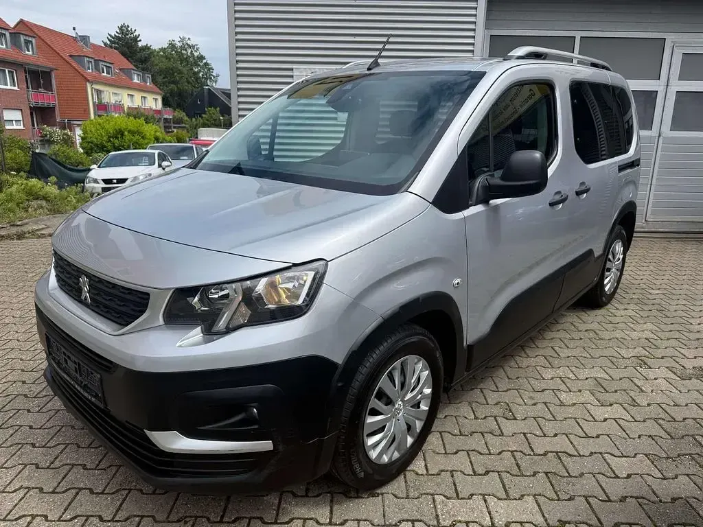 Gebraucht Peugeot Rifter Active 131 PS (96 kW) 2020 Grau Van / Kleinbus