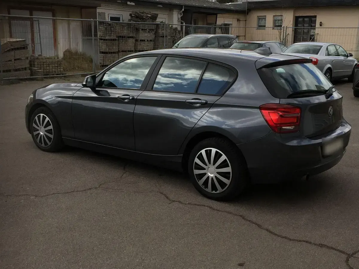 Gebraucht BMW 114 102 PS (75 kW) 2012 Grau Kleinwagen