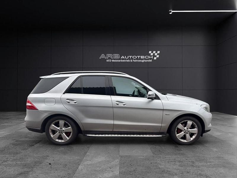 Gebraucht Mercedes ML350 258 PS (189 kW) 2012 Silber SUV
