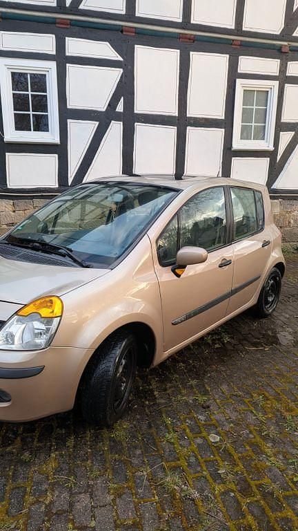 Gebraucht Renault Modus 88 PS (64 kW) 2004 Gold Van / Kleinbus