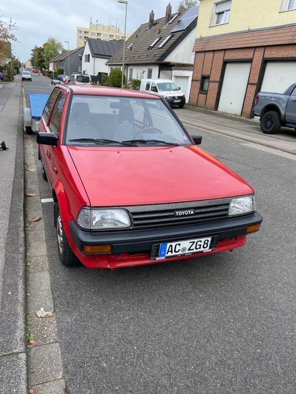 Rot Gebraucht 1986 Toyota Starlet Kleinwagen | 1.800 € - Bild 1/4