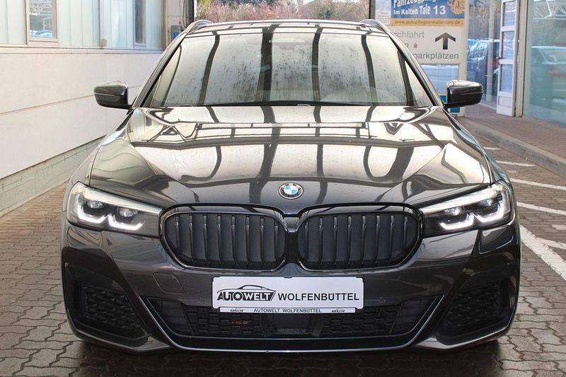Grau Gebraucht 2020 BMW 530 M Sport Kombi | 32.990 € (Etwas zu teuer) - Bild 1/4