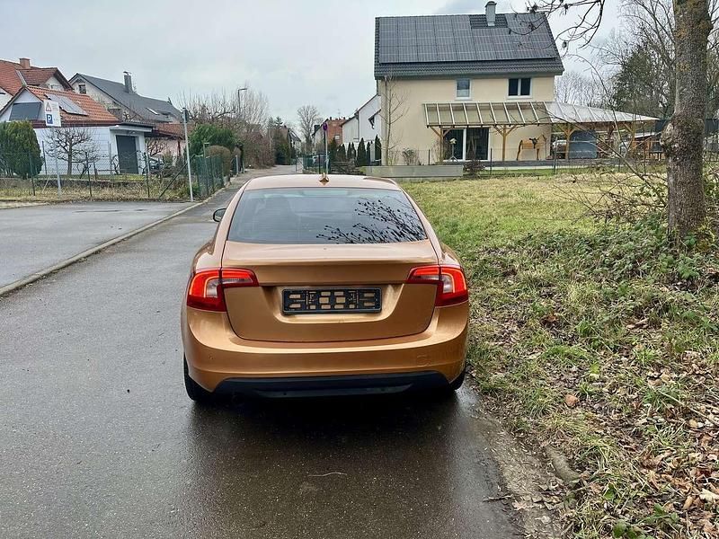 Gebraucht Volvo S60 Summum 163 PS (119 kW) 2010 Braun Limousine