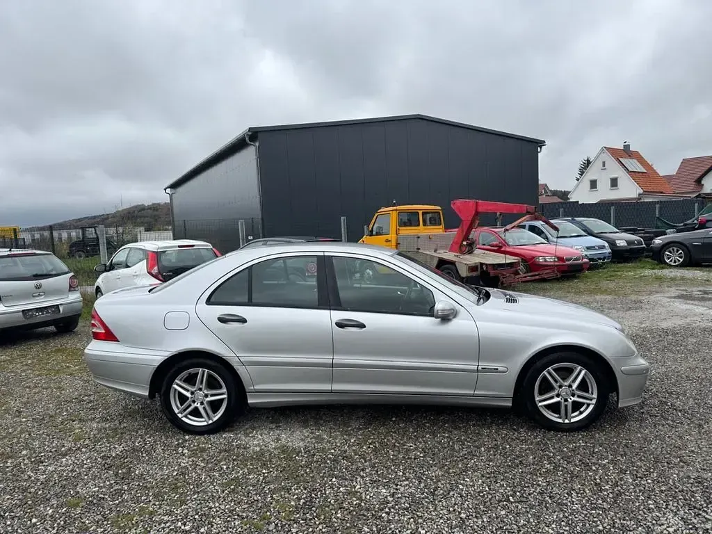 Gebraucht Mercedes C200 122 PS (89 kW) 2004 Silber Limousine