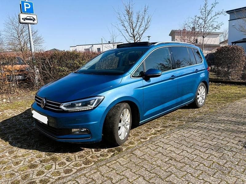 Gebraucht VW Touran Highline 190 PS (139 kW) 2016 Blau Van / Kleinbus