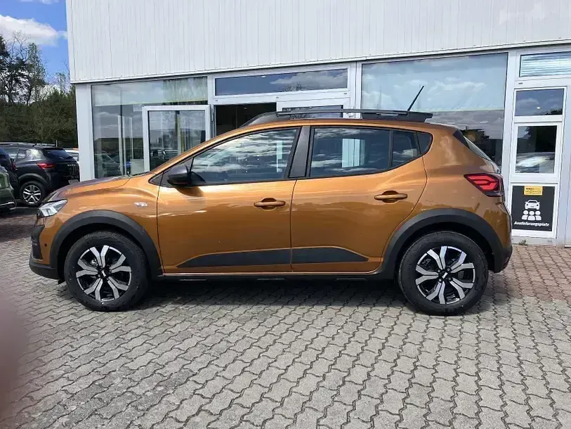 Gebraucht Dacia Sandero Expression 91 PS (66 kW) 2023 Orange Kleinwagen