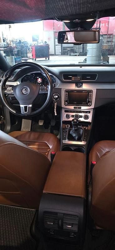 Gebraucht VW Passat Highline 150 PS (110 kW) 2014 Braun Kombi
