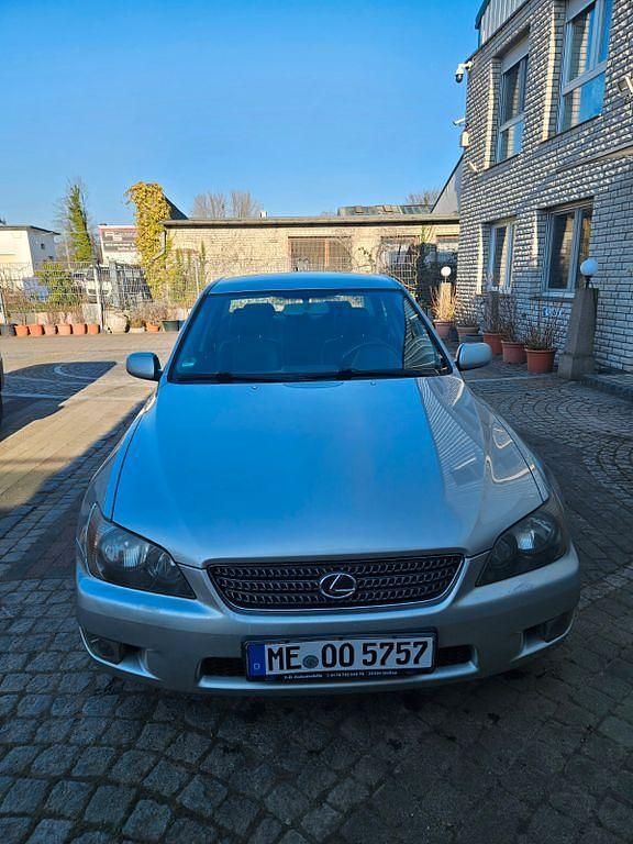 Gebraucht Lexus IS200 155 PS (114 kW) 2004 Silber Limousine