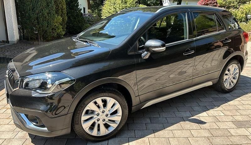 Schwarz Gebraucht 2019 Suzuki SX4 S-Cross SUV | 12.900 € (Superpreis) - Bild 1/4