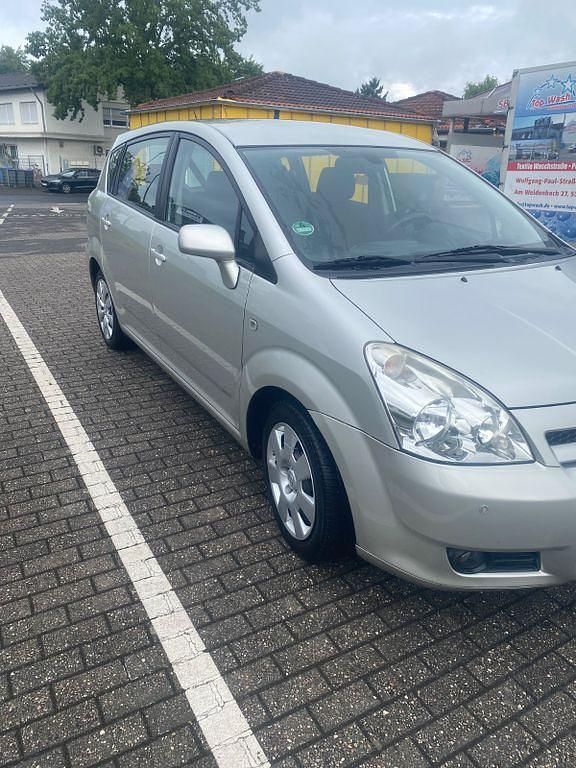 Silber Gebraucht 2007 Toyota Corolla Verso Edition Van / Kleinbus | 4.750 € (Fairer Preis) - Bild 1/4