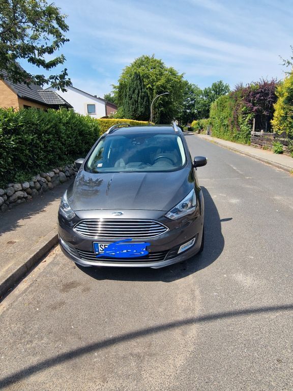Grau Gebraucht 2018 Ford Grand C-Max Titanium Van / Kleinbus | 13.500 € (Guter Preis) - Bild 1/4