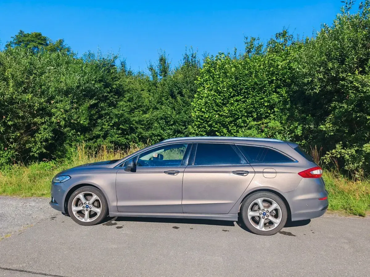 Gebraucht Ford Mondeo Titanium 160 PS (117 kW) 2015 Braun Kombi