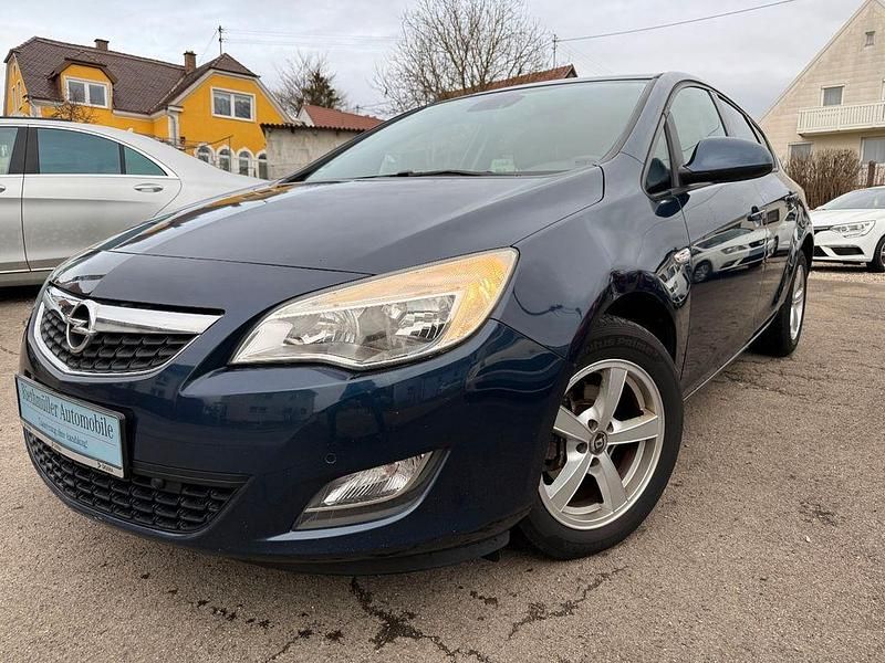Gebraucht Opel Astra Design Edition 140 PS (102 kW) 2012 Blau Limousine