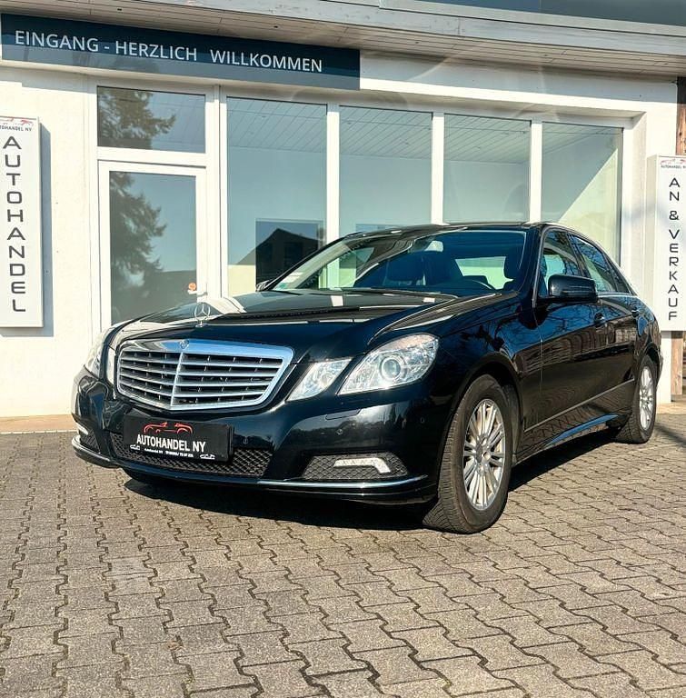 Gebraucht Mercedes E200 Elegance 184 PS (135 kW) 2010 Schwarz Limousine
