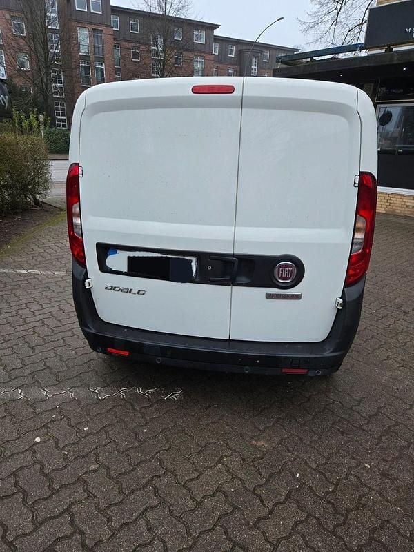 Gebraucht Fiat Doblò Easy 120 PS (88 kW) 2018 Weiß Van / Kleinbus