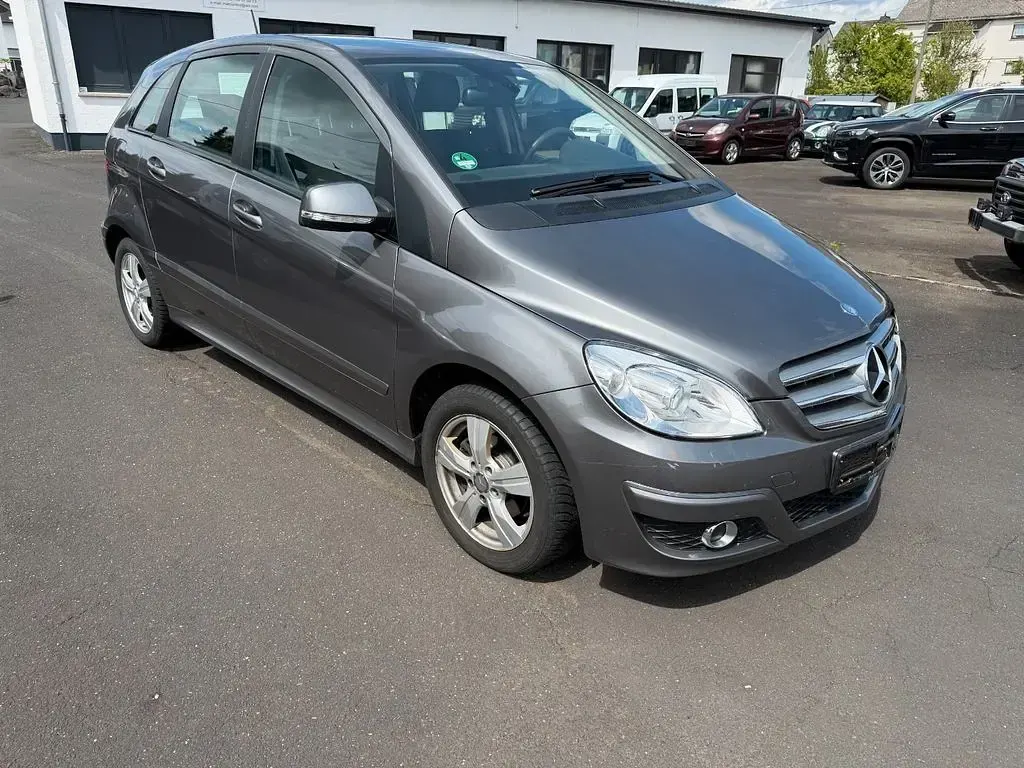 Gebraucht Mercedes B150 95 PS (69 kW) 2008 Grau Van / Kleinbus
