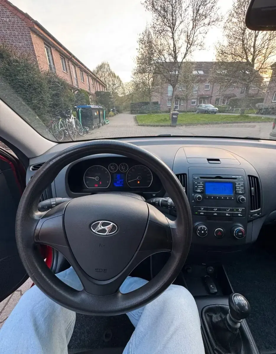 Gebraucht Hyundai i30 109 PS (80 kW) 2008 Rot Kleinwagen