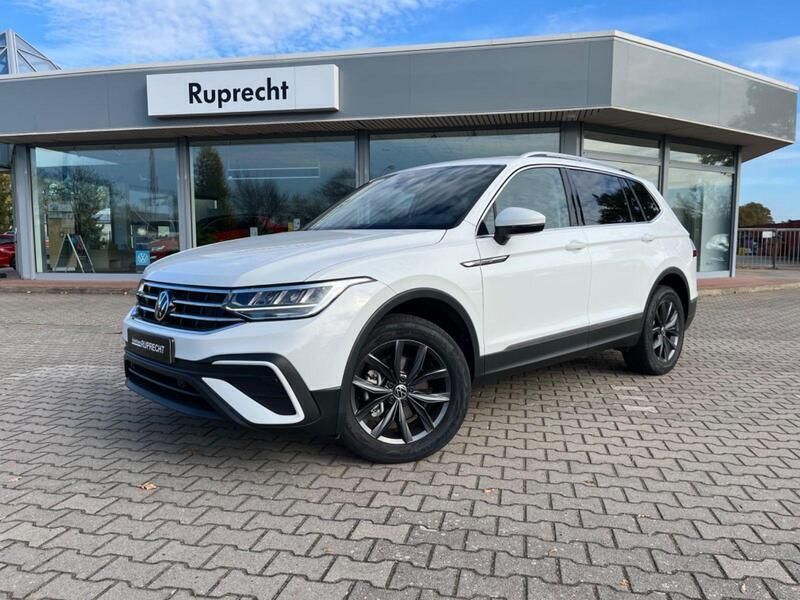 Weiß Gebraucht 2023 VW Tiguan Allspace Life SUV | 39.995 € (Teuer) - Bild 1/4