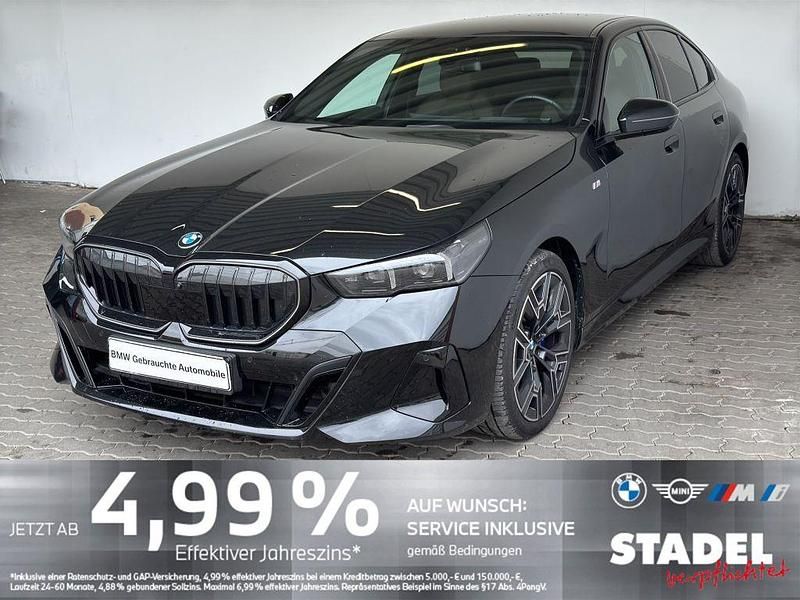 Black sapphire metallic Gebraucht 2023 BMW 520 M Sport Limousine | 50.840 € (Superpreis) - Bild 1/4