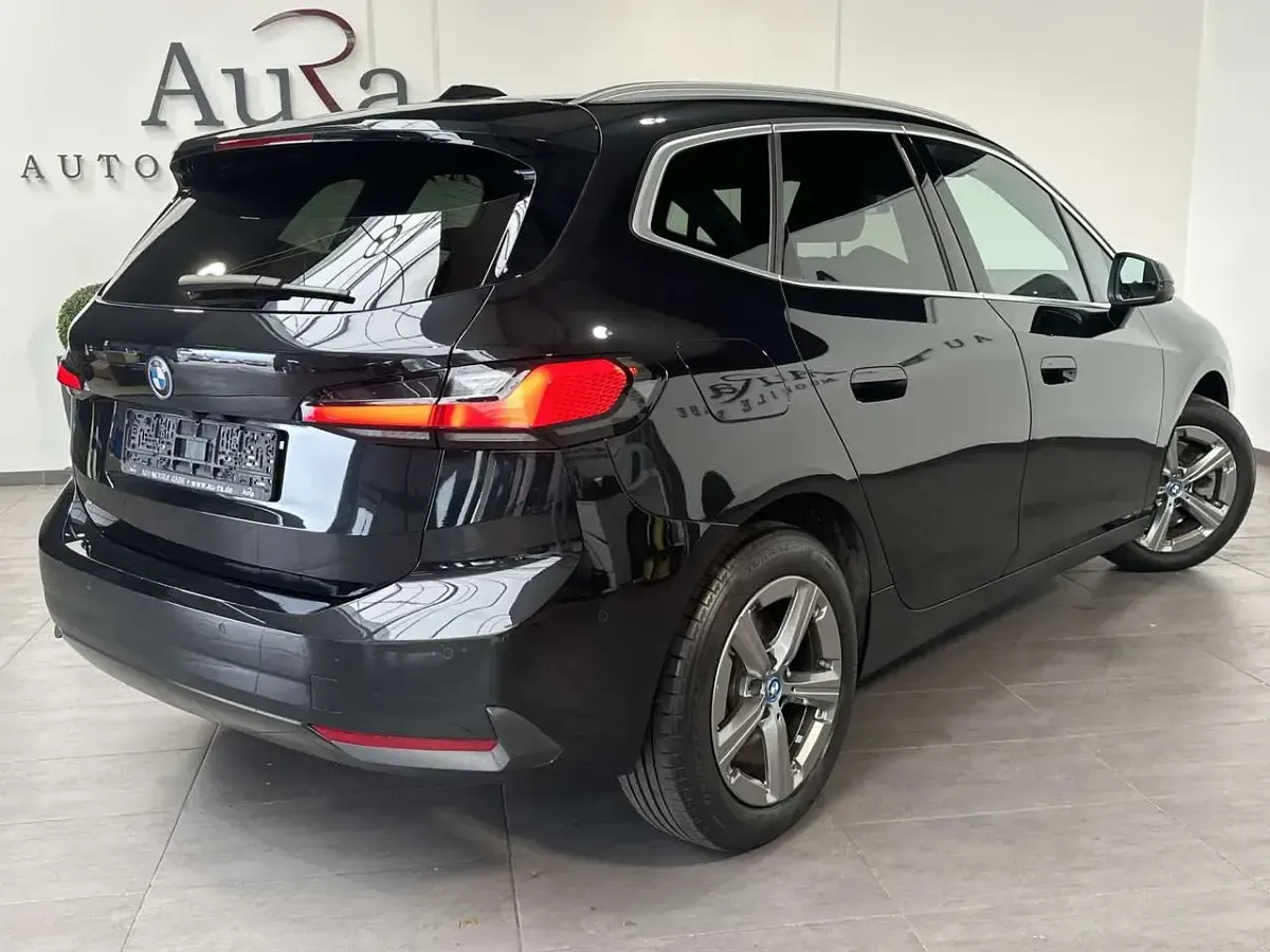 Gebraucht BMW 230 Sport Line 326 PS (239 kW) 2023 Black sapphire Van / Kleinbus