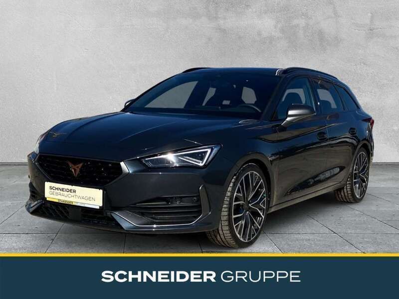 Magnetic grau Gebraucht 2024 Cupra Leon VZ Limousine | 37.490 € (Fairer Preis) - Bild 1/4