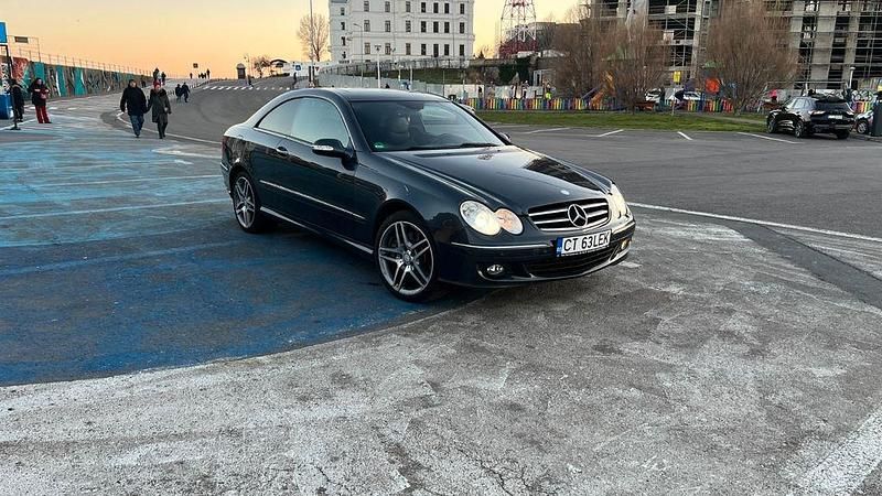Grau Gebraucht 2009 Mercedes CLK320 Avantgarde | 6.600 € (Fairer Preis) - Bild 1/4
