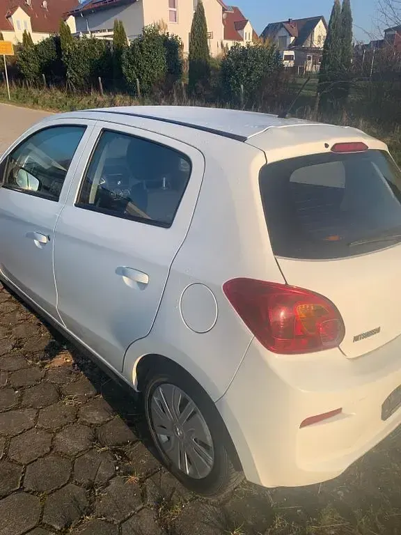 Gebraucht Mitsubishi Space Star 71 PS (52 kW) 2018 Weiß Kleinwagen