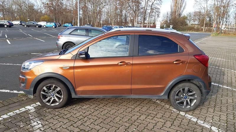Gebraucht Ford Ka Plus S 86 PS (63 kW) 2018 Orange Kleinwagen