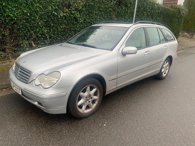 Gebraucht Mercedes C180 Classic 143 PS (105 kW) 2004 Silber Kombi