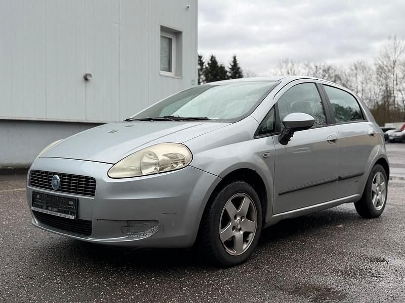 Silber Gebraucht 2007 Fiat Punto Limousine | 1.000 € - Bild 1/4